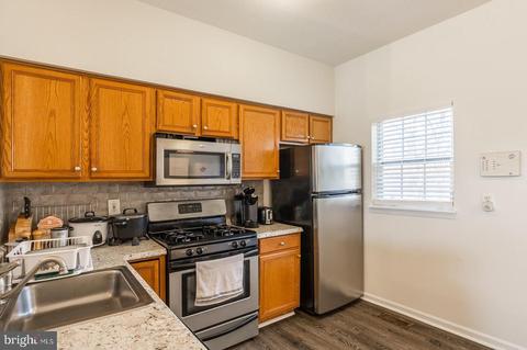 4242 Ashmere Cir, Dumfries, VA 22025 photo 6