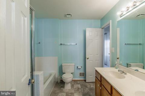 4242 Ashmere Cir, Dumfries, VA 22025 photo 11