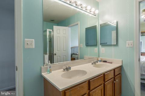 4242 Ashmere Cir, Dumfries, VA 22025 photo 13