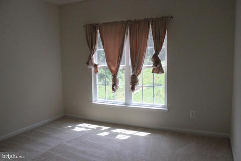 3423 Woolfenden Ct, Triangle, VA 22172 photo 3
