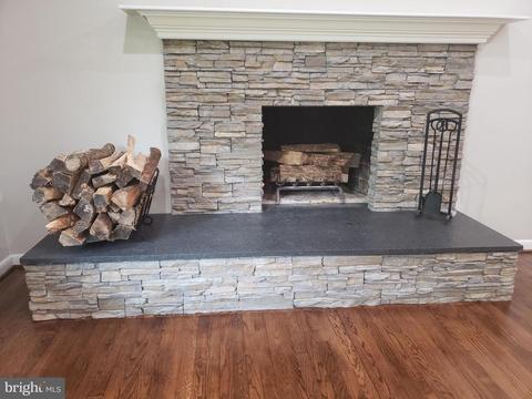 18324 Candice Dr, Triangle, VA 22172 photo 5