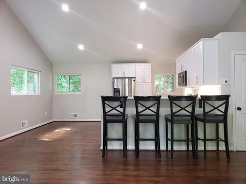 18324 Candice Dr, Triangle, VA 22172 photo 8