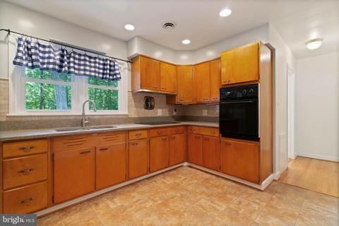 18319 Candice Dr, Triangle, VA 22172 photo 12