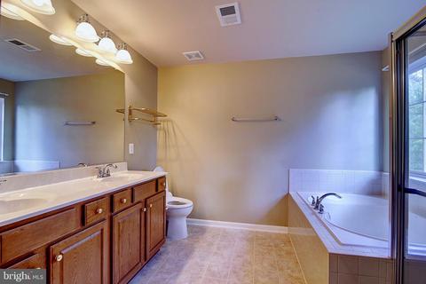 4226 Meyers Rd, Triangle, VA 22172 photo 27