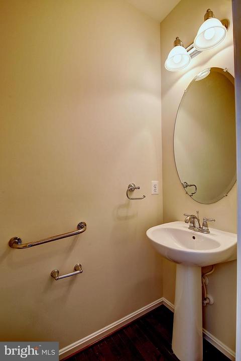 4226 Meyers Rd, Triangle, VA 22172 photo 13