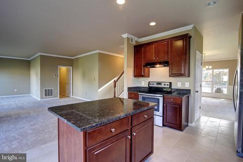 4226 Meyers Rd, Triangle, VA 22172 photo 7