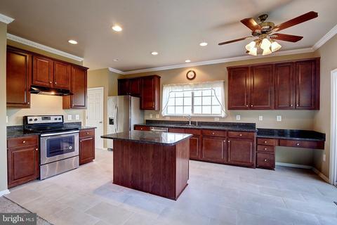 4226 Meyers Rd, Triangle, VA 22172 photo 9