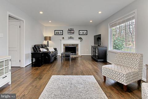 3231 Riverview Dr, Triangle, VA 22172 photo 9