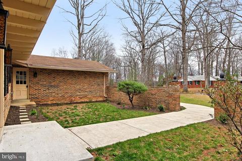 3231 Riverview Dr, Triangle, VA 22172 photo 4