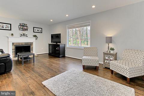 3231 Riverview Dr, Triangle, VA 22172 photo 8