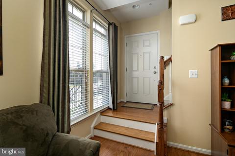 7830 Cedar Branch Dr, Gainesville, VA 20155 photo 5