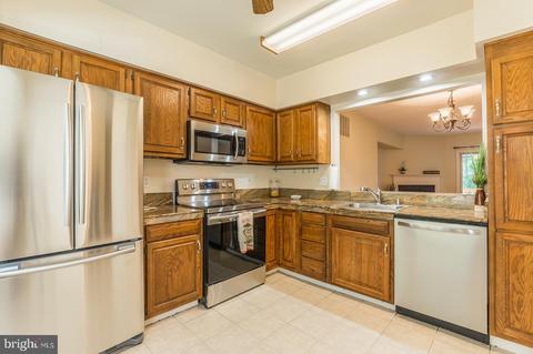 15746 Widewater Dr, Dumfries, VA 22025 photo 7