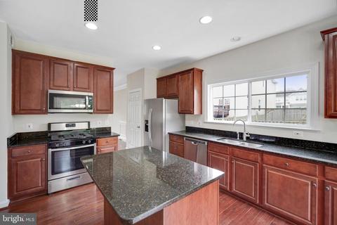 4274 Meyers Rd, Triangle, VA 22172 photo 11