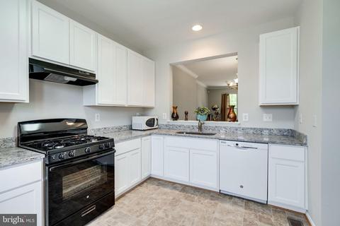 17394 Cusack Ln, Dumfries, VA 22026 photo 6