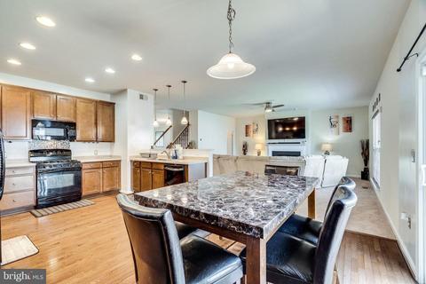 4242 Meyers Rd, Triangle, VA 22172 photo 16