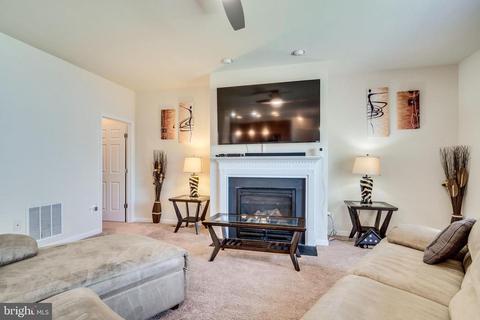 4242 Meyers Rd, Triangle, VA 22172 photo 13