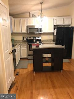 18922 Red Oak Ln, Triangle, VA 22172 photo 7