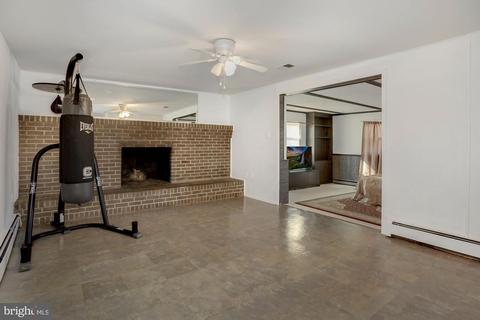18912 White Oak Dr, Triangle, VA 22172 photo 13