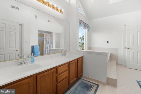 18503 Cabin Rd, Triangle, VA 22172 photo 18