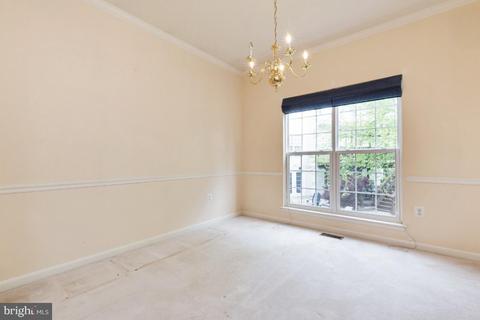 9875 Rainleaf Ct, Bristow, VA 20136 photo 5