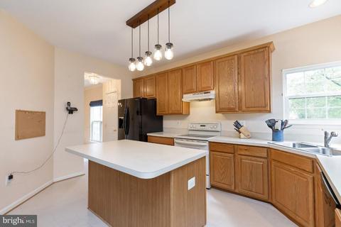 9875 Rainleaf Ct, Bristow, VA 20136 photo 11