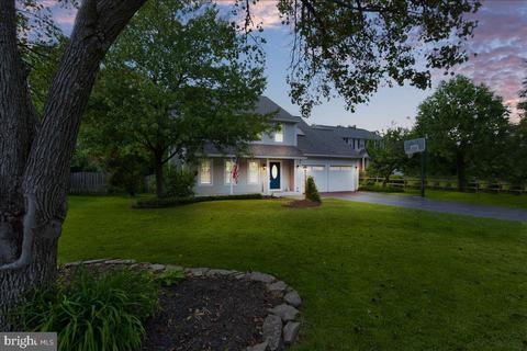 8214 Sunset Dr, Manassas, VA 20110 photo 3