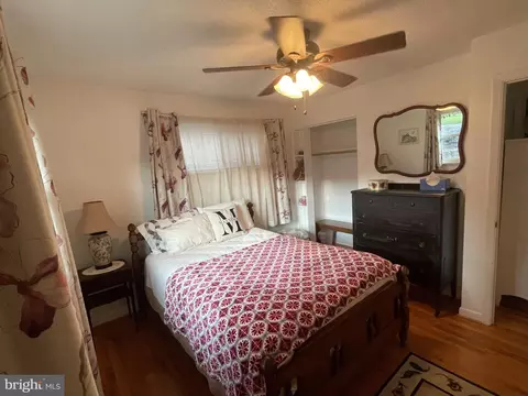 Bedroom - 1048 Estates Rd SE, Roanoke, VA 24014 photo 3 of 5