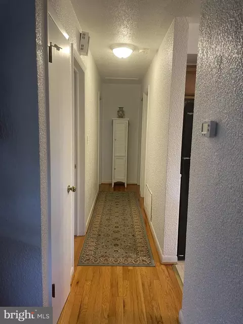 Entry Way - 1048 Estates Rd SE, Roanoke, VA 24014 photo 1 of 1