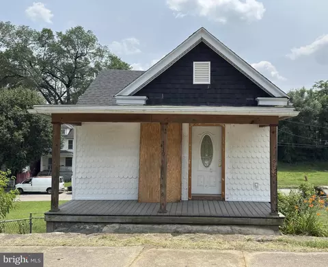 330 Harrison Ave NW, Roanoke, VA 24016