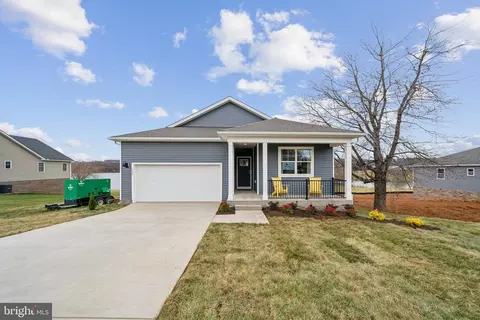 212 Waterfront Dr, Raphine, VA 24472
