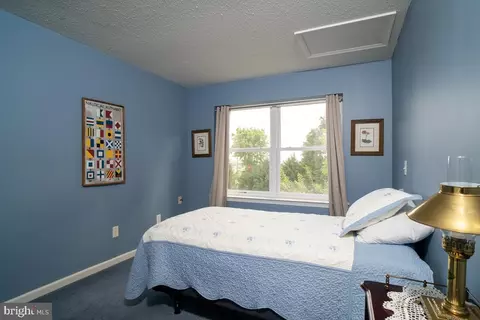Bedroom - 190 Ridgemore Dr, Raphine, VA 24472 photo 3 of 5