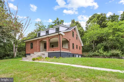 957 Wert Faulkner Hwy, Natural Bridge Station, VA 24579
