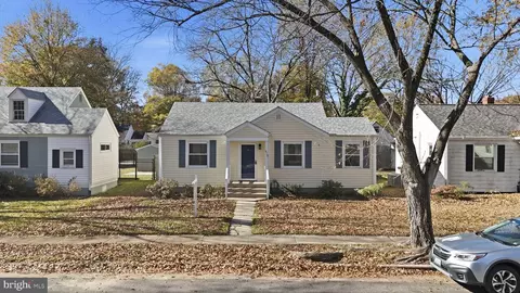 912 Forest View Dr, Richmond, VA 23225