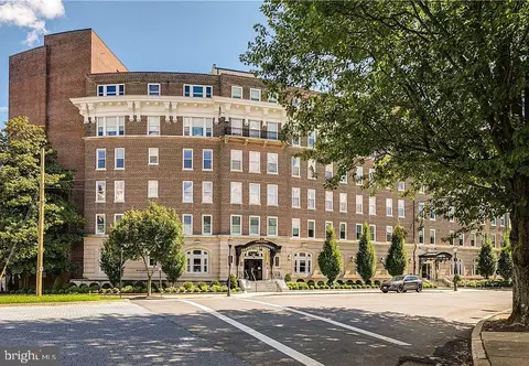 413 Stuart Cir #PLA, Richmond, VA 23220
