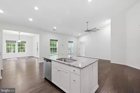 Entry Way - 5113 Kenmare Loop, Richmond, VA 23234 photo 3 of 5