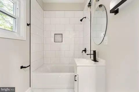 Bath - 238 E 36th St, Richmond, VA 23224 photo 2 of 3