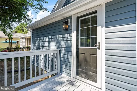 Exterior - 238 E 36th St, Richmond, VA 23224 photo 7 of 9