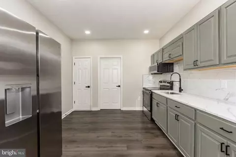 Entry Way - 238 E 36th St, Richmond, VA 23224 photo 3 of 8