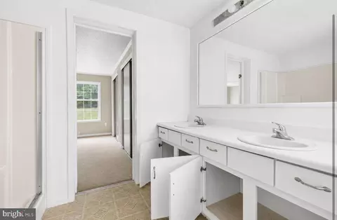 Entry Way - 1382 Walnut Shell Dr, Vinton, VA 24179 photo 1 of 2