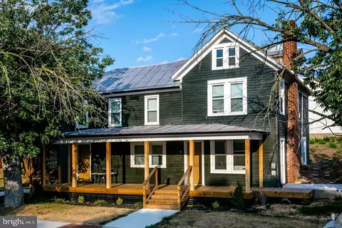 139 S 141 S Main St, Broadway, VA 22815