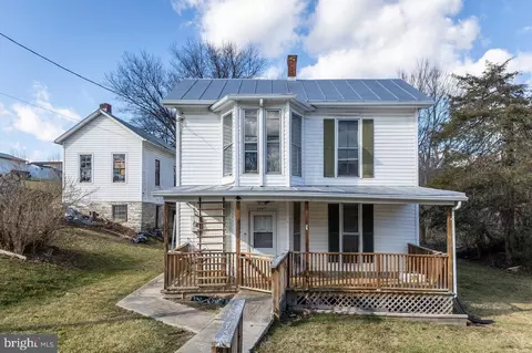 8947 N Valley Pike, Lacey Spring, VA 22833