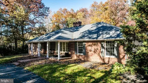 5983 Labs Run Ln, Penn Laird, VA 22846