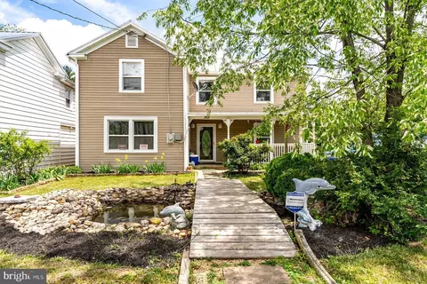 202 Jackson Ave, Elkton, VA 22827