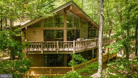 207 Vancouver Ct, Mcgaheysville, VA 22840