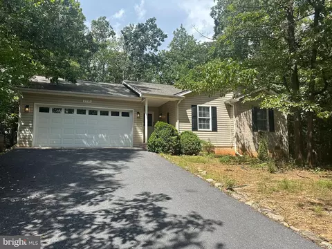 2395 Hopkins Dr, Mcgaheysville, VA 22840