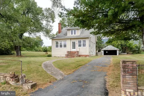 9571 Town Hall Rd, Mcgaheysville, VA 22840