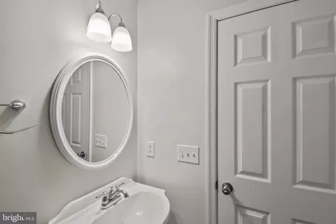 Entry Way - 167 Sandy Ln, Broadway, VA 22815 photo 3 of 3
