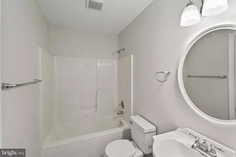 Bath - 167 Sandy Ln, Broadway, VA 22815 photo 2 of 3