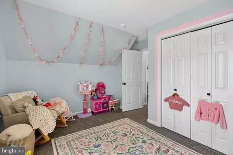 Bedroom - 16805 E Spring Ave, Elkton, VA 22827 photo 8 of 8