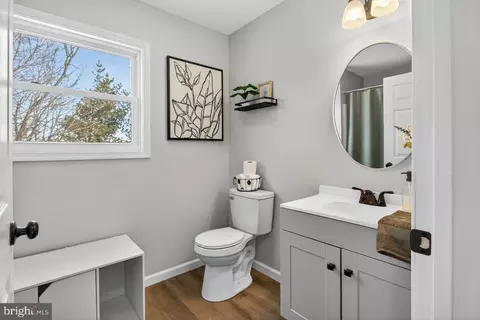 Bath - 16805 E Spring Ave, Elkton, VA 22827 photo 3 of 5